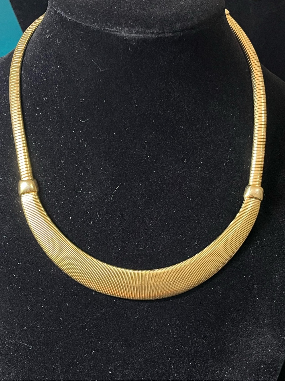 Avon SP Vintage Gold Tone Ribbed Bib Collar Necklace 1746